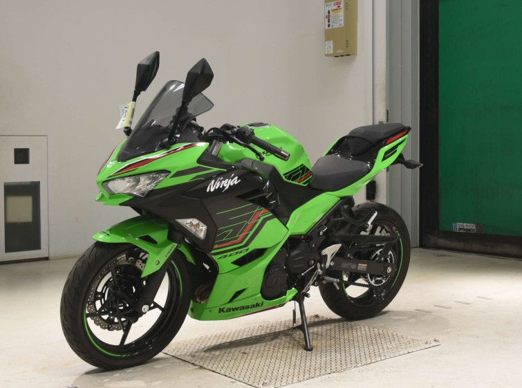 Мотоцикл Kawasaki NINJA400 с пробегом 2812 km