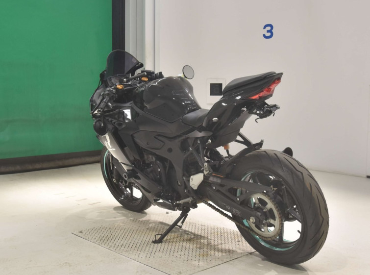 Мотоцикл Kawasaki NINJA ZX-25R з пробігом 18692 km