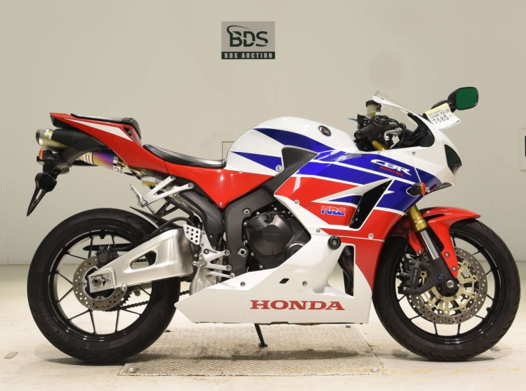 Мотоцикл Honda CBR600RR з пробігом 11001 km