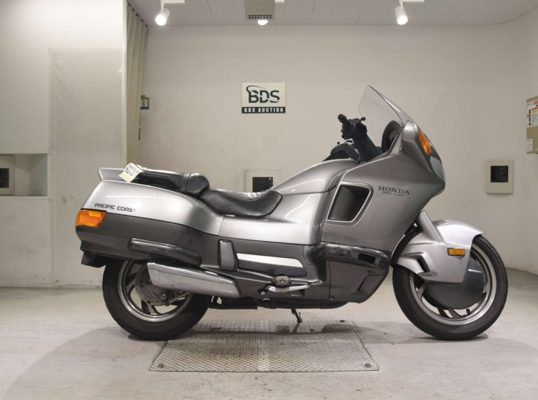 Мотоцикл Honda PC800 PACIFIC COAST с пробегом 19600 km