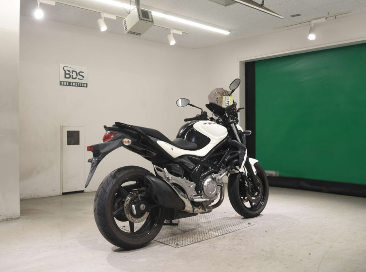 Мотоцикл Suzuki GLADIUS SFV400 с пробегом 32472 km
