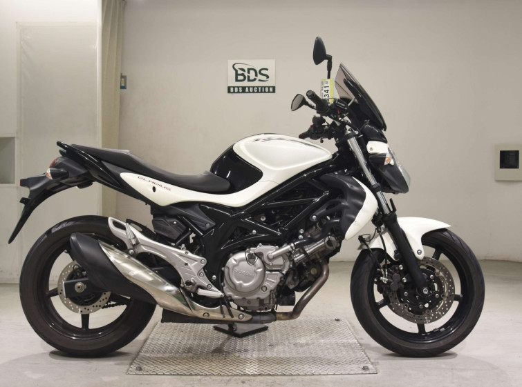 Мотоцикл Suzuki GLADIUS SFV400 с пробегом 32472 km