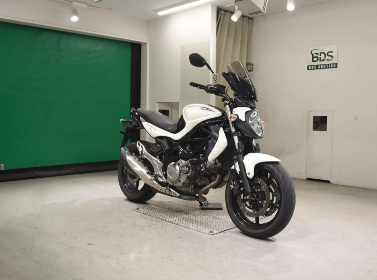 Мотоцикл Suzuki GLADIUS SFV400 с пробегом 32472 km