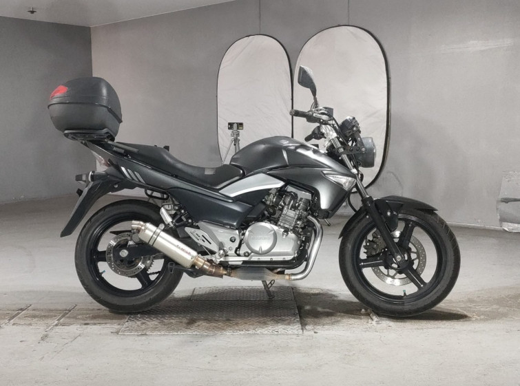 Мотоцикл Suzuki GSR250 з пробігом 45238 km