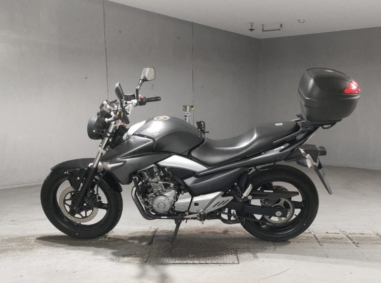 Мотоцикл Suzuki GSR250 з пробігом 45238 km