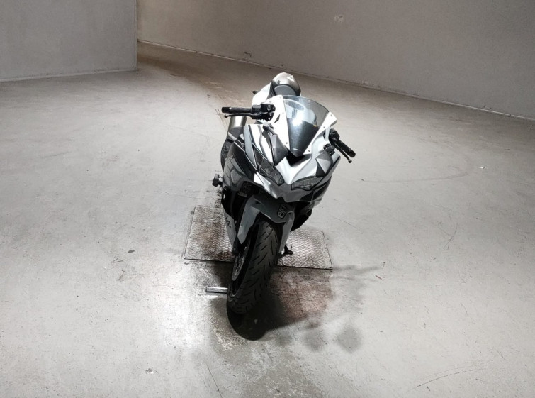 Мотоцикл Kawasaki NINJA ZX-4R SE с пробегом 6235 km