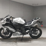 Мотоцикл Kawasaki NINJA ZX-4R SE с пробегом 6235 km