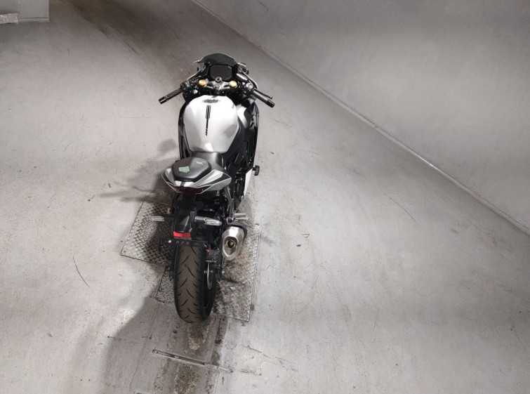 Мотоцикл Kawasaki NINJA ZX-4R SE с пробегом 6235 km