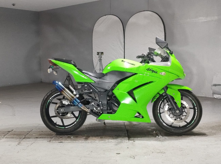 Мотоцикл Kawasaki NINJA250R з пробігом 57702 km