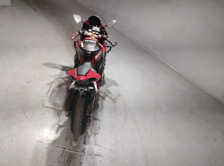 Мотоцикл Honda CB650R с пробегом 22240 km