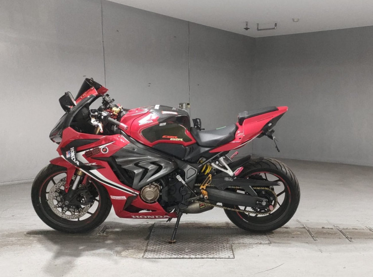 Мотоцикл Honda CB650R с пробегом 22240 km