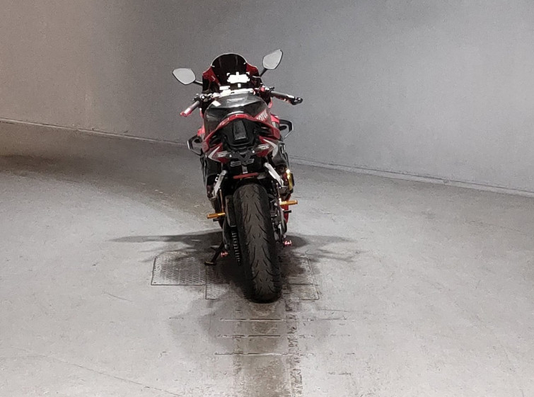 Мотоцикл Honda CB650R с пробегом 22240 km