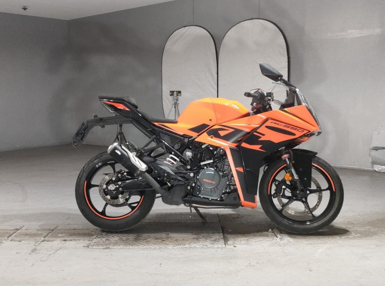 Мотоцикл KTM RC 390 с пробегом 4395 km