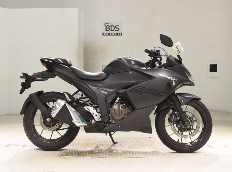 Мотоцикл Suzuki GIXXER250SF с пробегом 3056 km