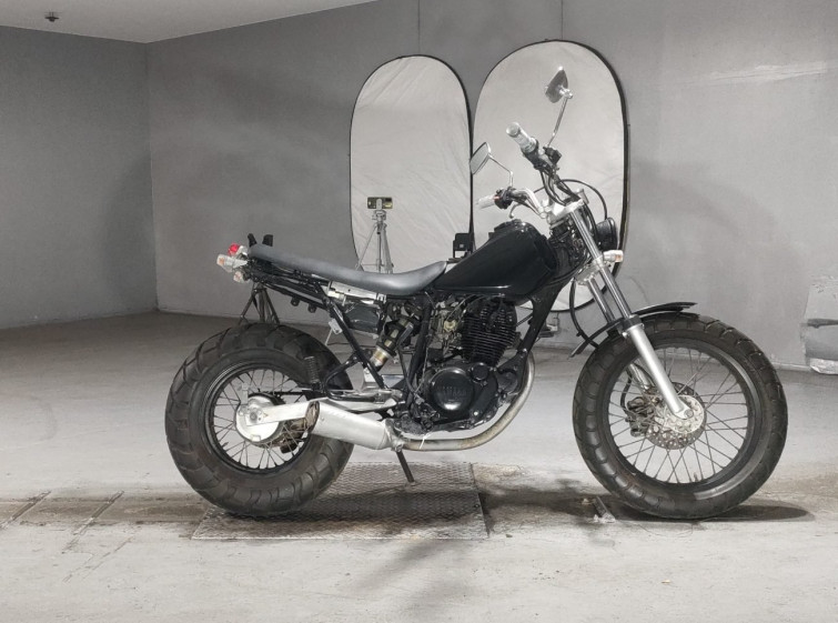 Мотоцикл Yamaha TW200 с пробегом 2408 km