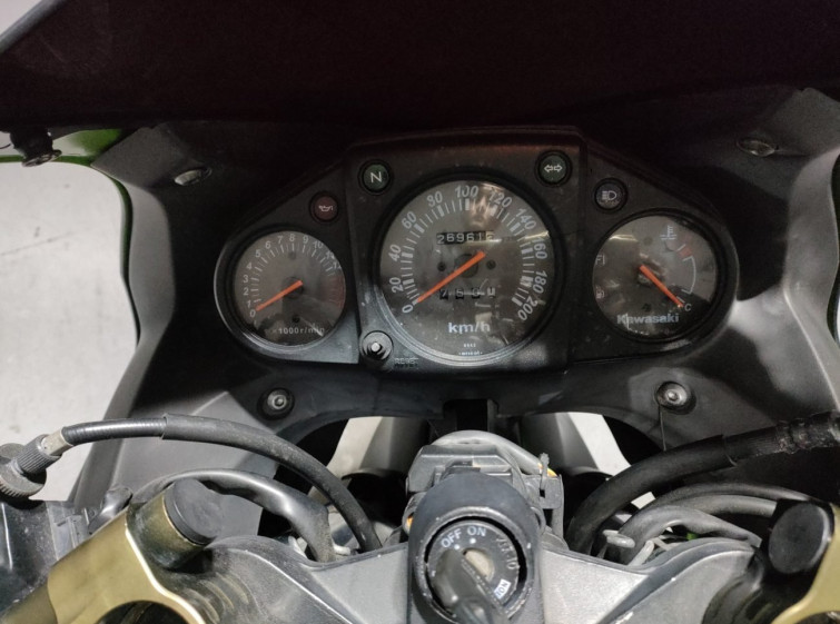 Мотоцикл Kawasaki NINJA250R з пробігом 26961 km