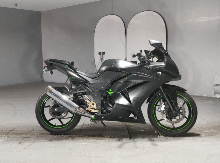 Мотоцикл Kawasaki NINJA250R з пробігом 26961 km