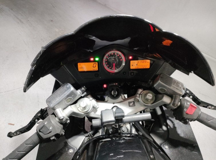 Мотоцикл Honda VFR800F с пробегом 31489 km