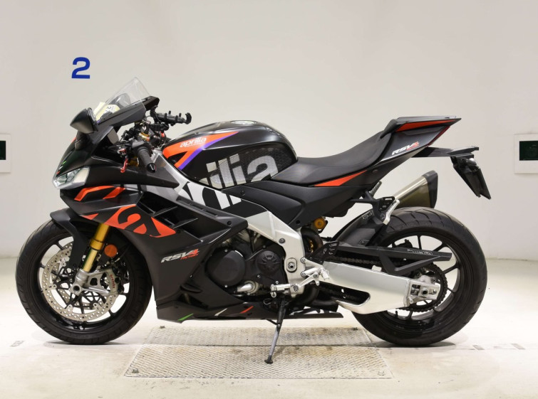 Мотоцикл Aprilia RSV4 1100 FACTORY с пробегом 10884 km