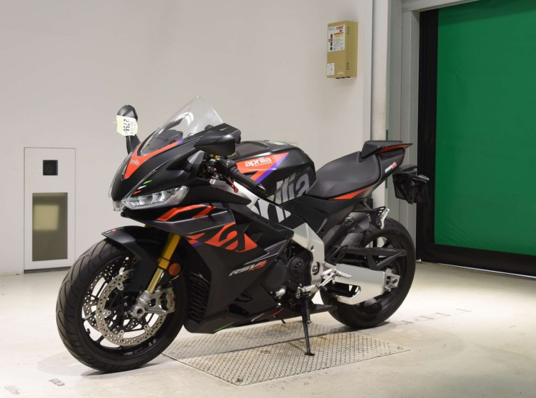 Мотоцикл Aprilia RSV4 1100 FACTORY с пробегом 10884 km