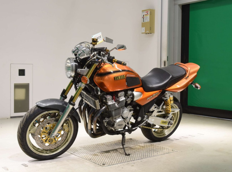 Мотоцикл Yamaha XJR1300 з пробігом 74883 km