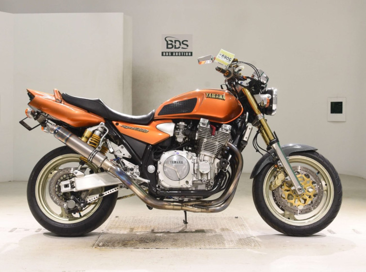 Мотоцикл Yamaha XJR1300 з пробігом 74883 km