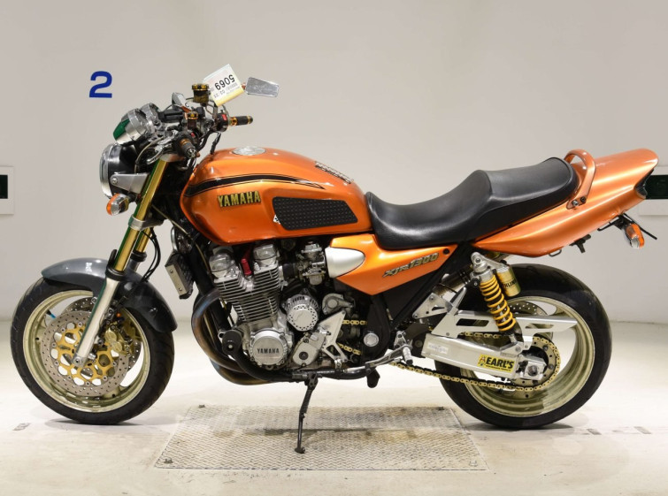 Мотоцикл Yamaha XJR1300 з пробігом 74883 km
