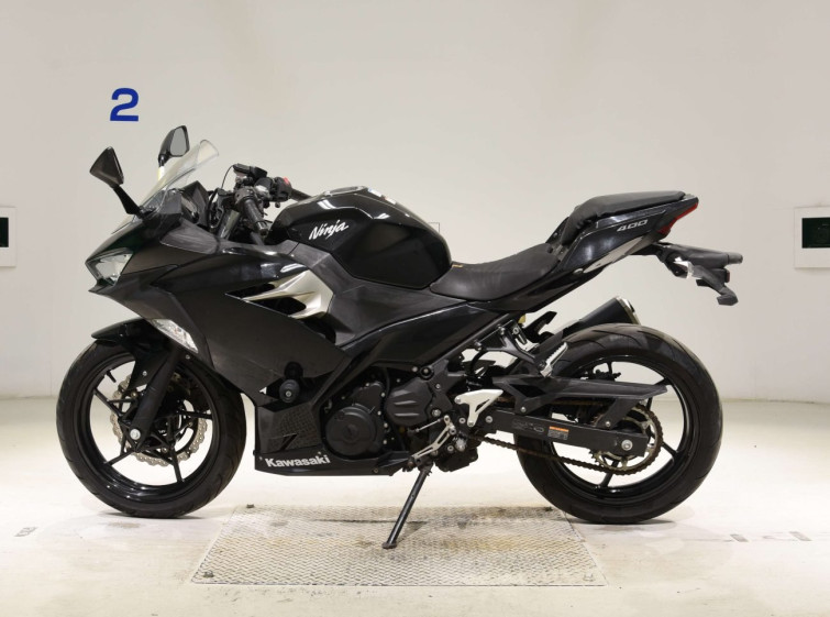 Мотоцикл Kawasaki NINJA400 с пробегом 21403 km