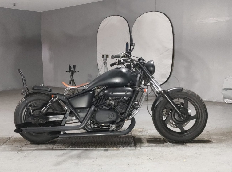 Мотоцикл Honda MAGNA250 с пробегом 2496 km