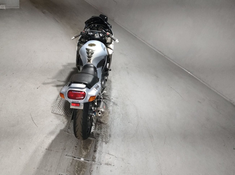 Мотоцикл Kawasaki ZZ-R400 з пробігом 59179 km