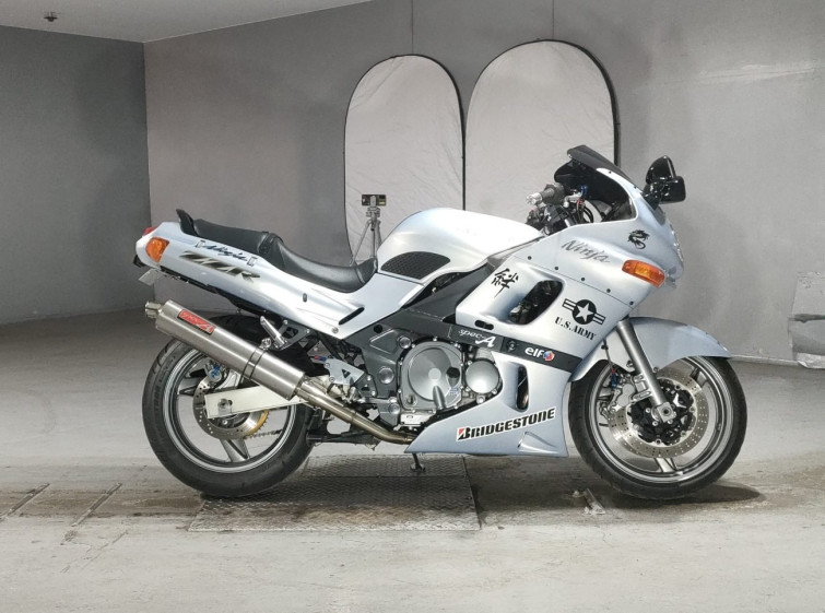 Мотоцикл Kawasaki ZZ-R400 з пробігом 59179 km