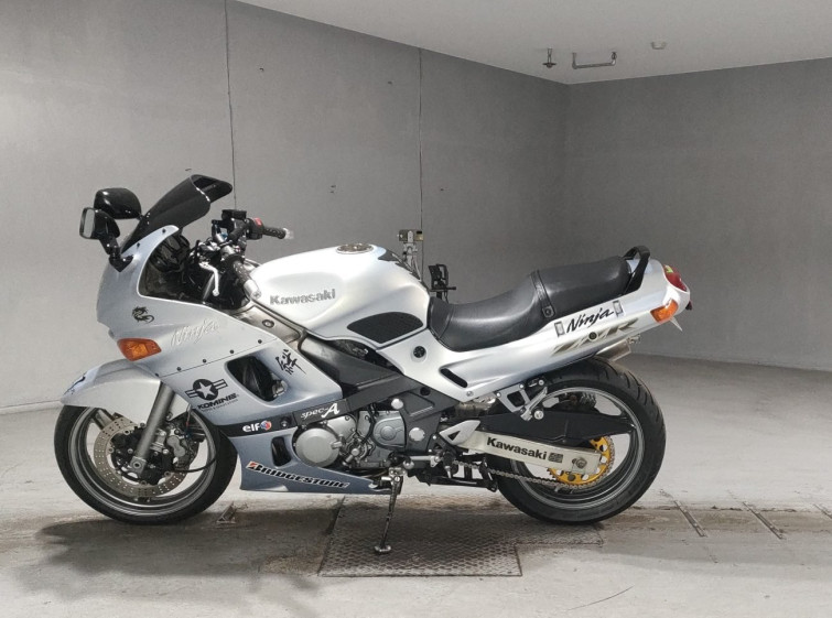 Мотоцикл Kawasaki ZZ-R400 з пробігом 59179 km