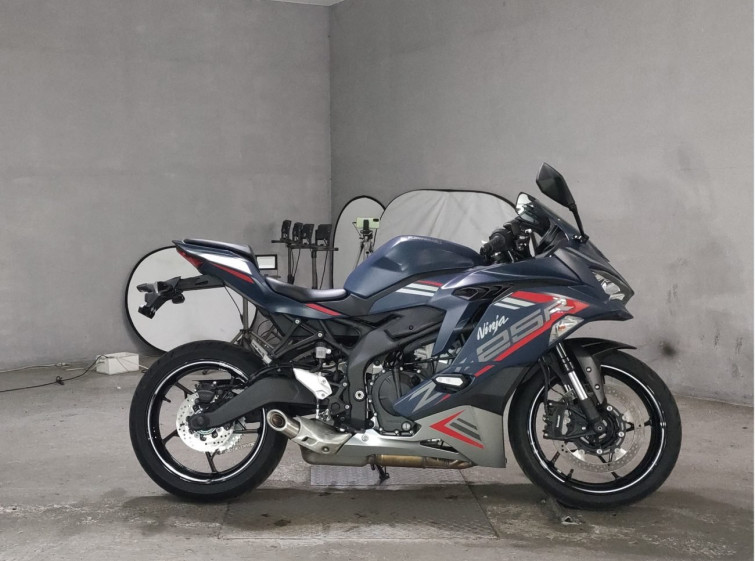 Мотоцикл Kawasaki NINJA ZX-25R KRT с пробегом 705 km