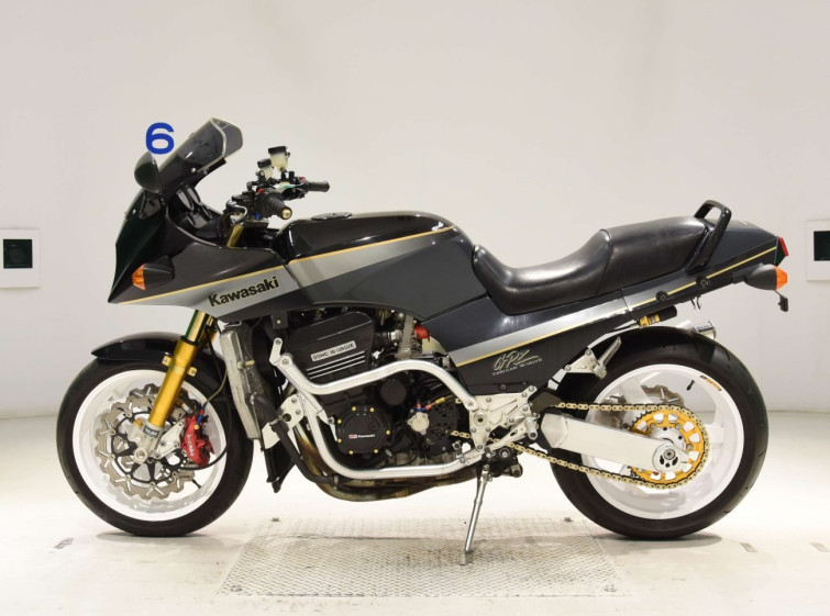 Мотоцикл Kawasaki GPZ900R