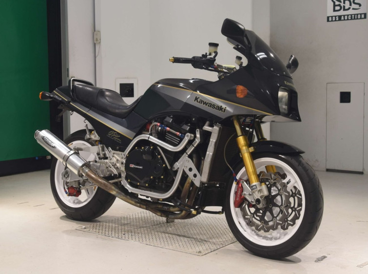 Мотоцикл Kawasaki GPZ900R