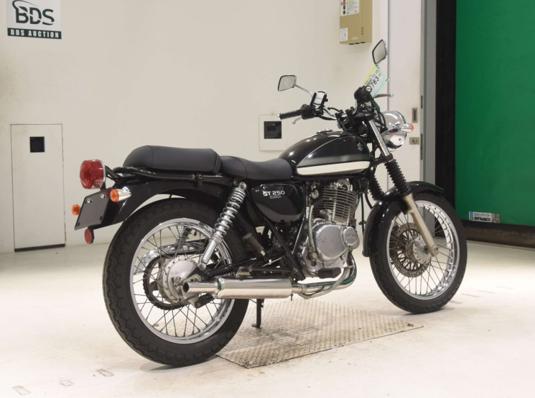 Мотоцикл Suzuki ST250E з пробігом 31345 km