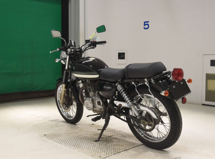 Мотоцикл Suzuki ST250E з пробігом 31345 km