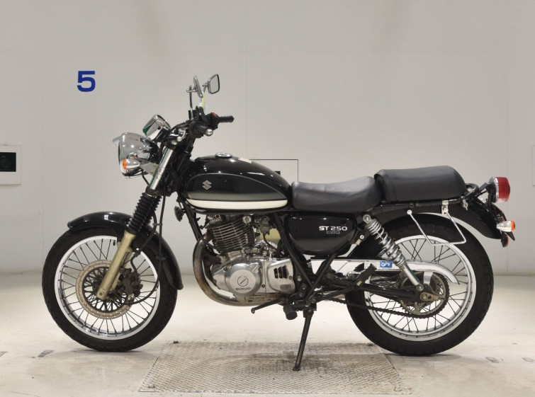 Мотоцикл Suzuki ST250E з пробігом 31345 km
