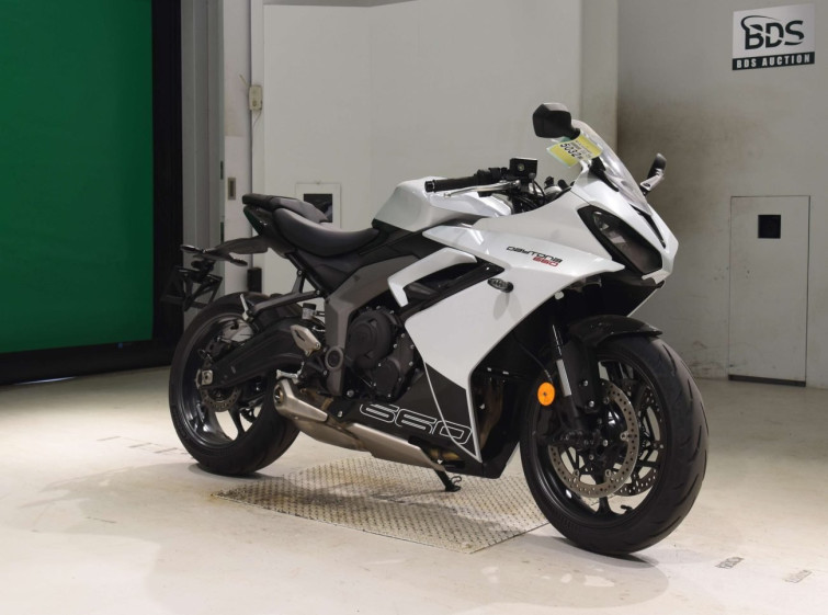 Мотоцикл Triumph DAYTONA 660 з пробігом 13400 km