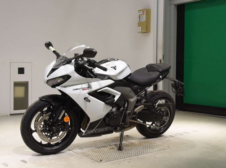 Мотоцикл Triumph DAYTONA 660 з пробігом 13400 km