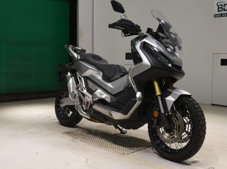 Мотоцикл Honda X-ADV750
