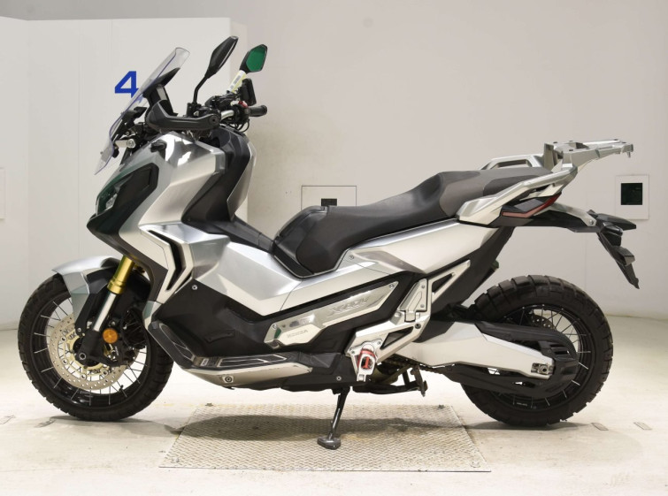 Мотоцикл Honda X-ADV750