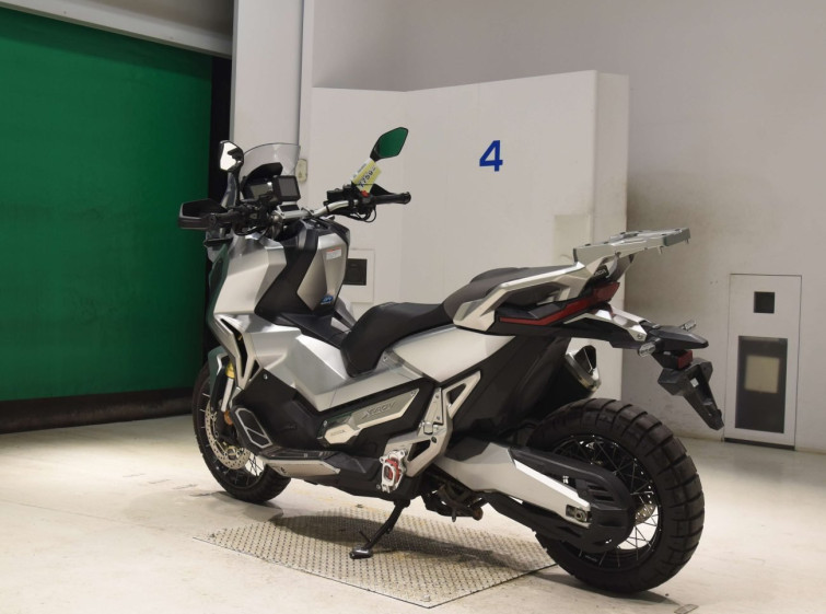Мотоцикл Honda X-ADV750