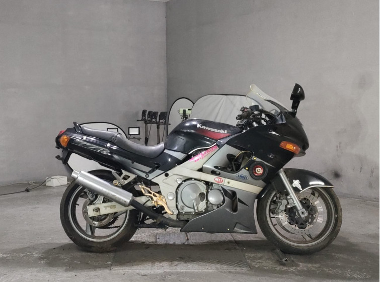 Мотоцикл Kawasaki ZZ-R400 з пробігом 26283 km
