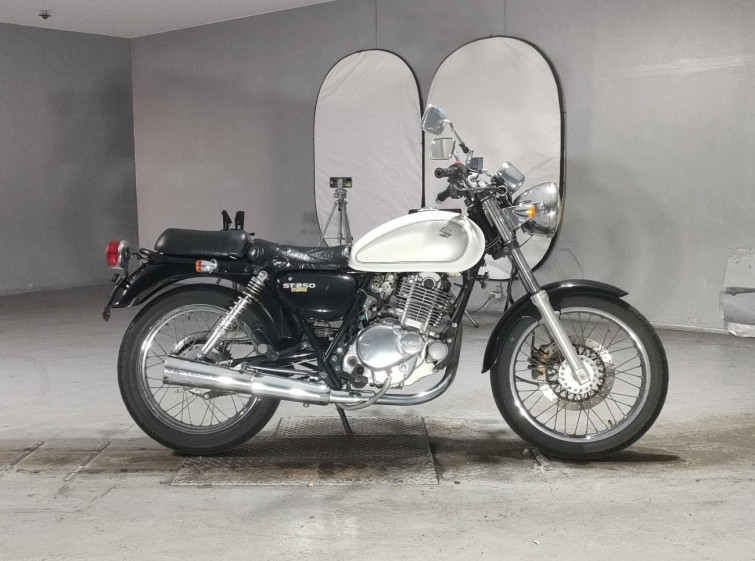Мотоцикл Suzuki ST250E з пробігом 41627 km