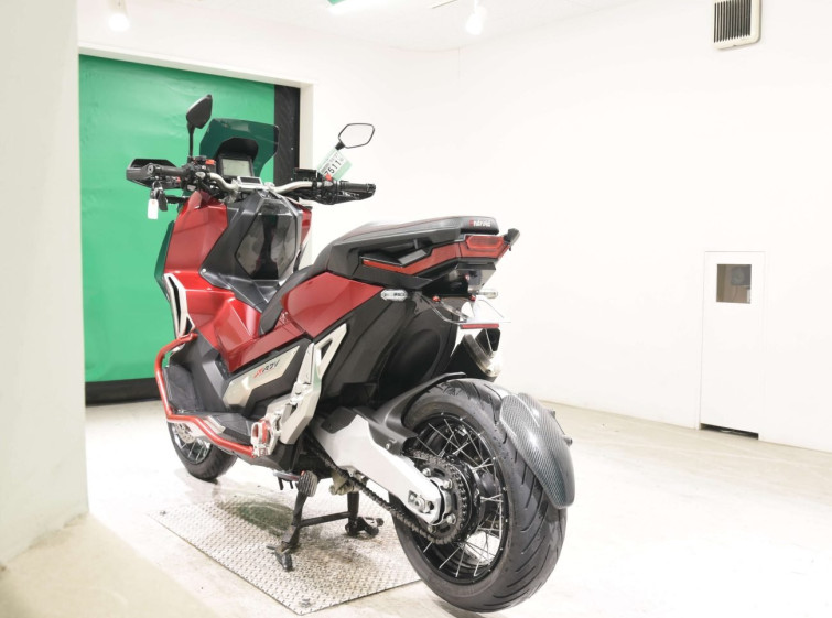 Мотоцикл Honda X-ADV750 з пробігом 16810 km