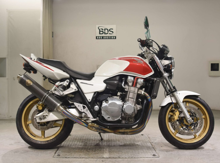 Мотоцикл Honda CB1300SF з пробігом 24681 km