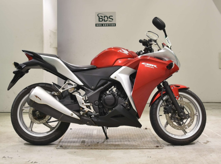 Мотоцикл Honda CBR250R з пробігом 26964 km