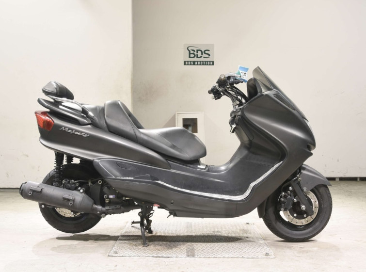 Мотоцикл Yamaha MAJESTY 250C