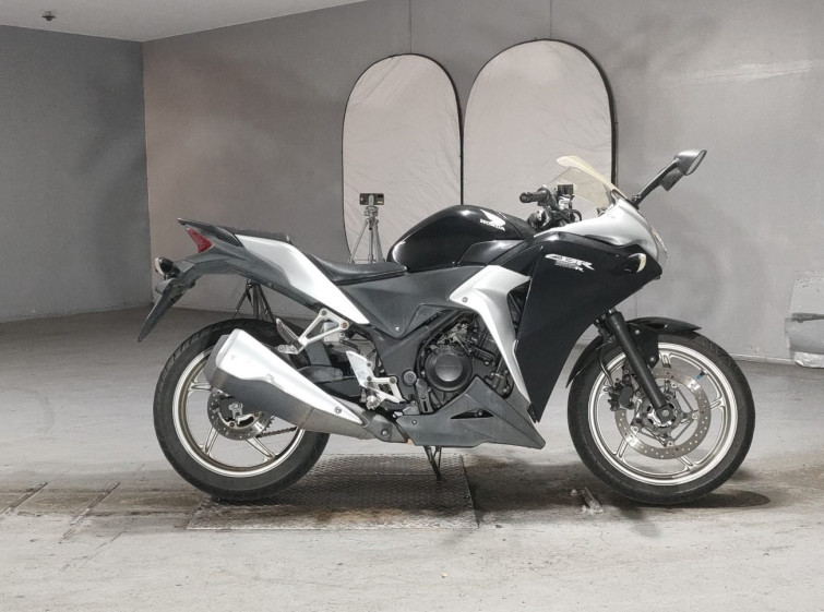 Мотоцикл Honda CBR250R з пробігом 62265 km